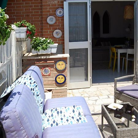 La Casa Sulla Spiaggia Apartment Nettuno Exterior foto
