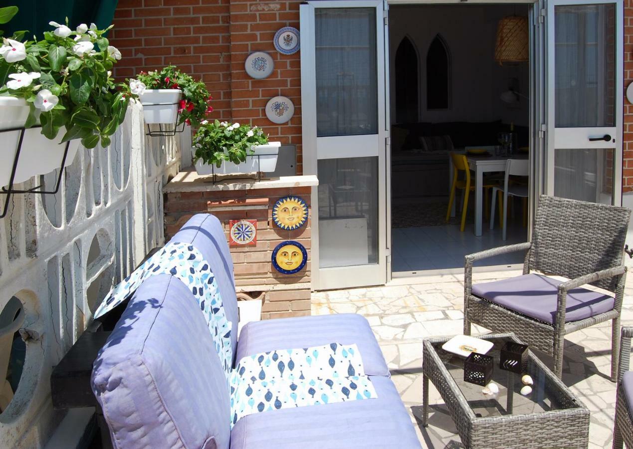 La Casa Sulla Spiaggia Apartment Nettuno Exterior foto